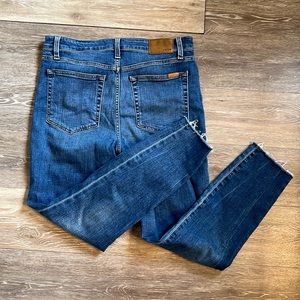 Joe’s The Charlie high rise skinny crop jeans!  Frayed bottom hem!  Size 30